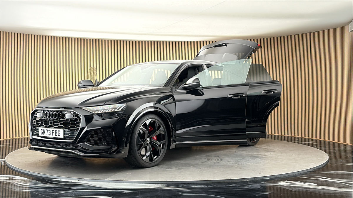 More views of Audi RSQ8