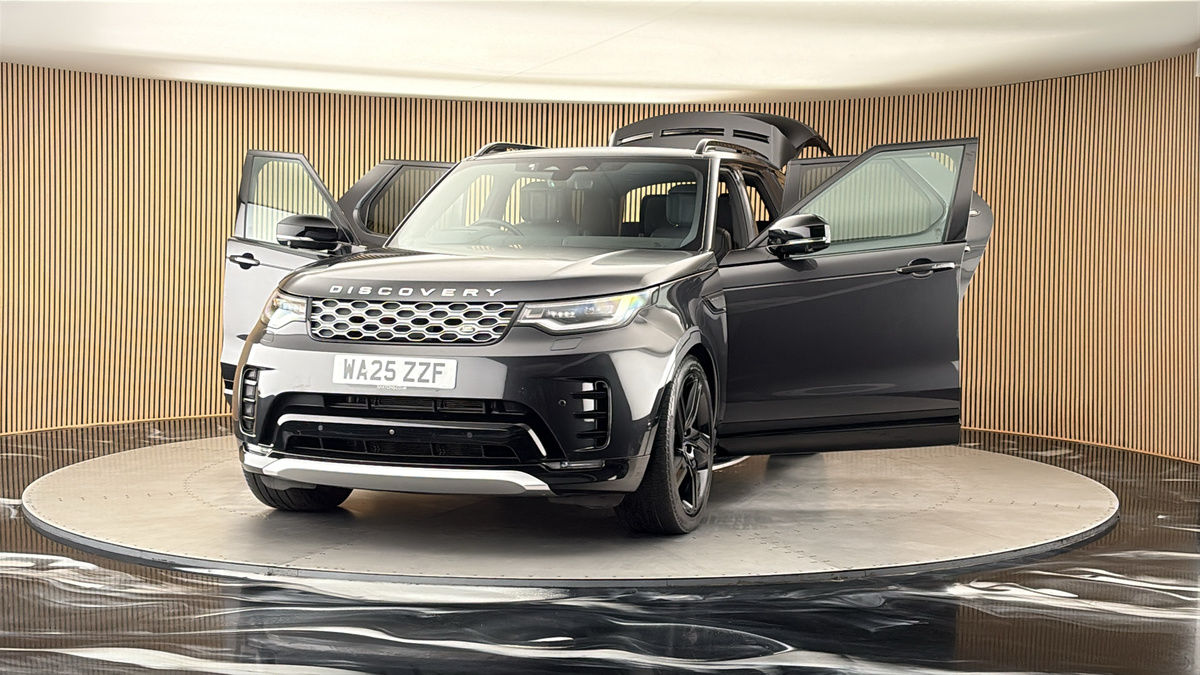 More views of Land Rover Discovery