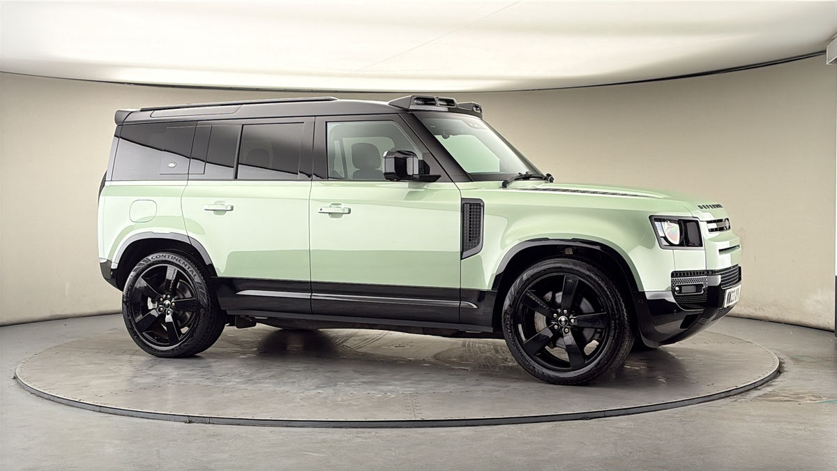 More views of Land Rover Defender 110