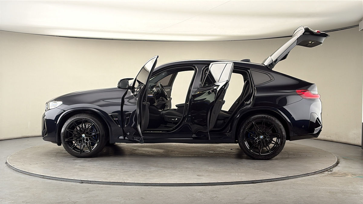 More views of BMW X4 M