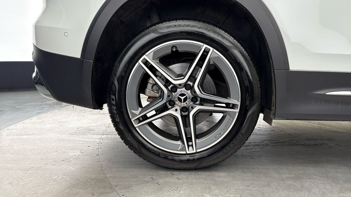 Mercedes-Benz GLB Image 10