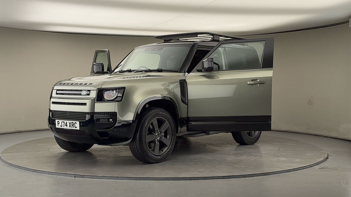 More views of Land Rover Defender 90