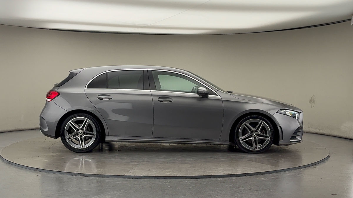 Mercedes-Benz A Class Image 16