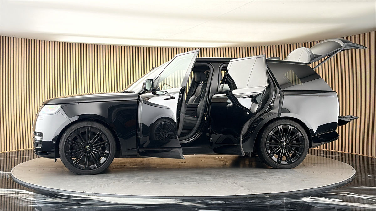 More views of Land Rover Range Rover