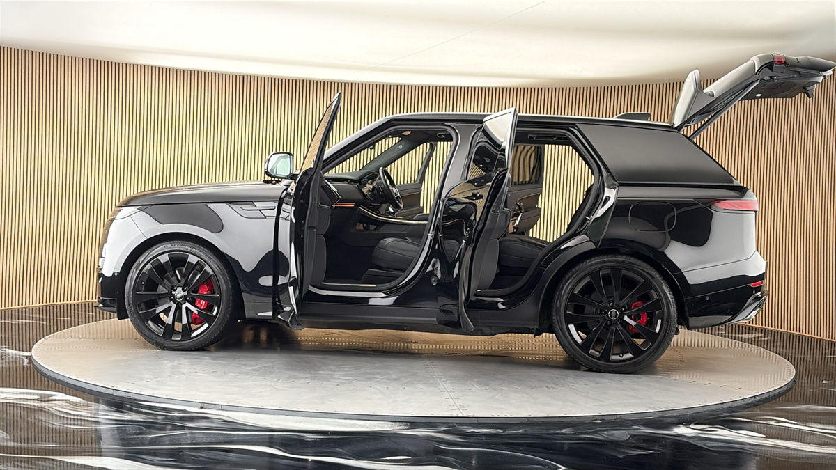 More views of Land Rover Range Rover Sport