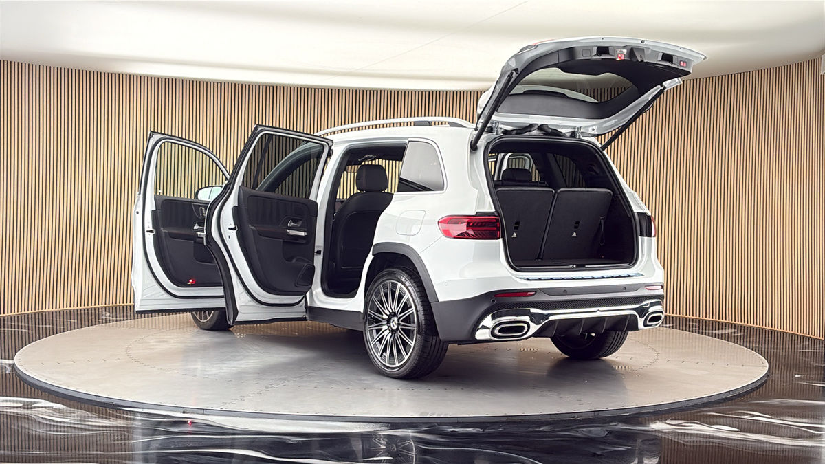 Mercedes-Benz GLB Image 23