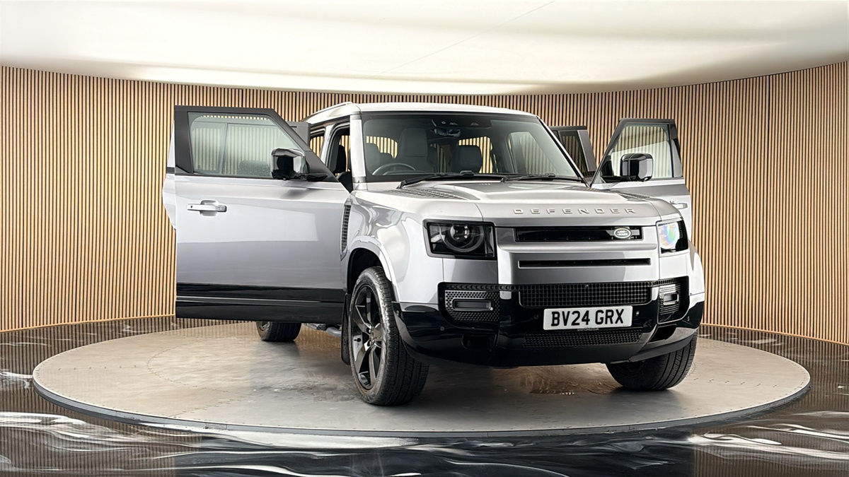 More views of Land Rover Defender 110