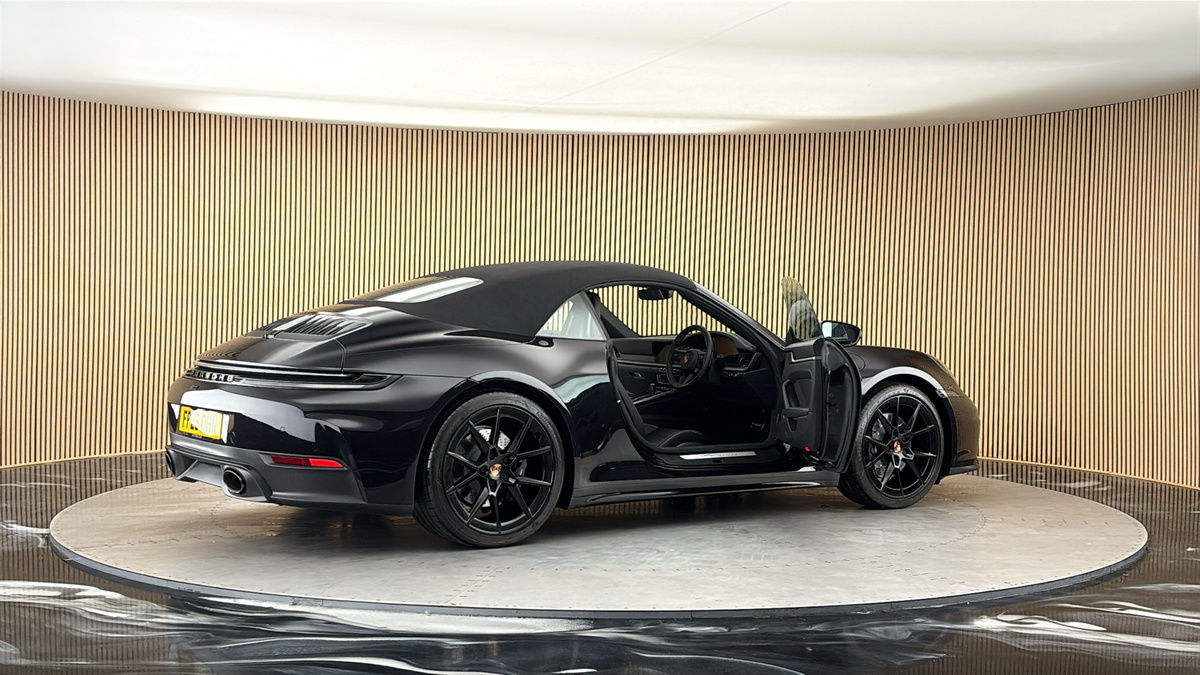More views of Porsche 911