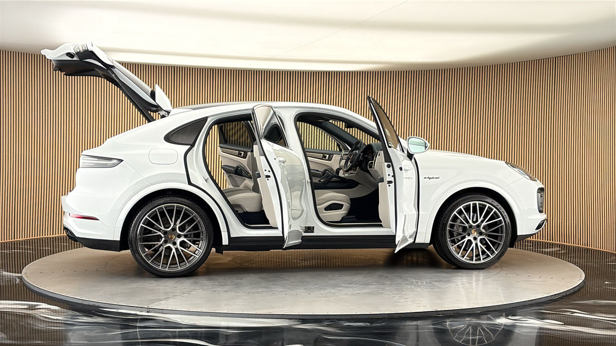 More views of Porsche Cayenne