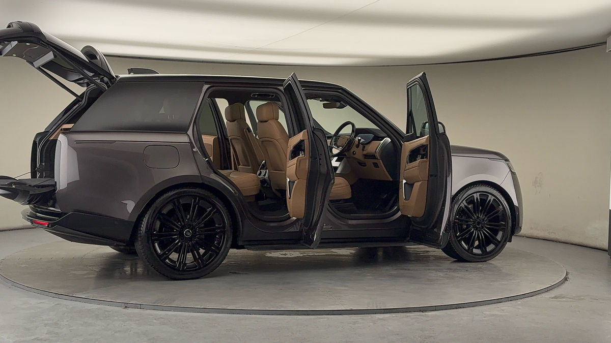 More views of Land Rover Range Rover