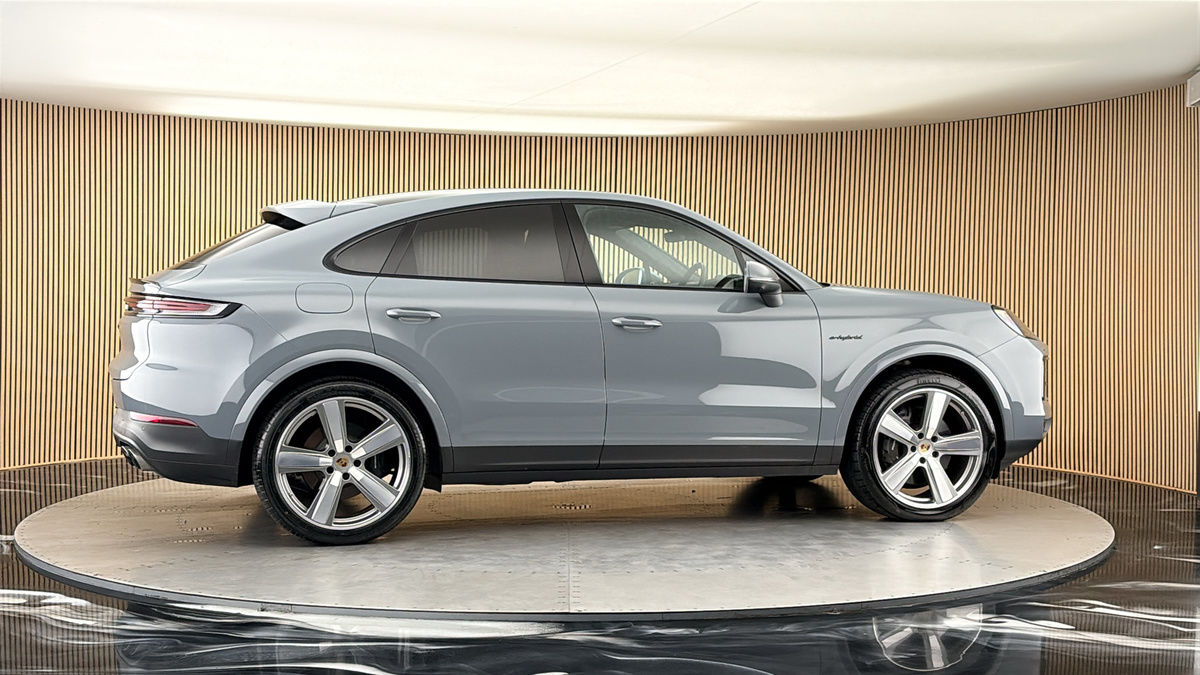 More views of Porsche Cayenne