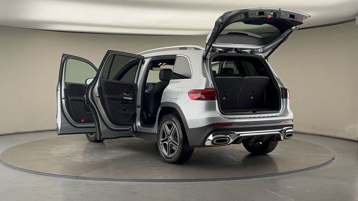 Mercedes-Benz GLB Image 23