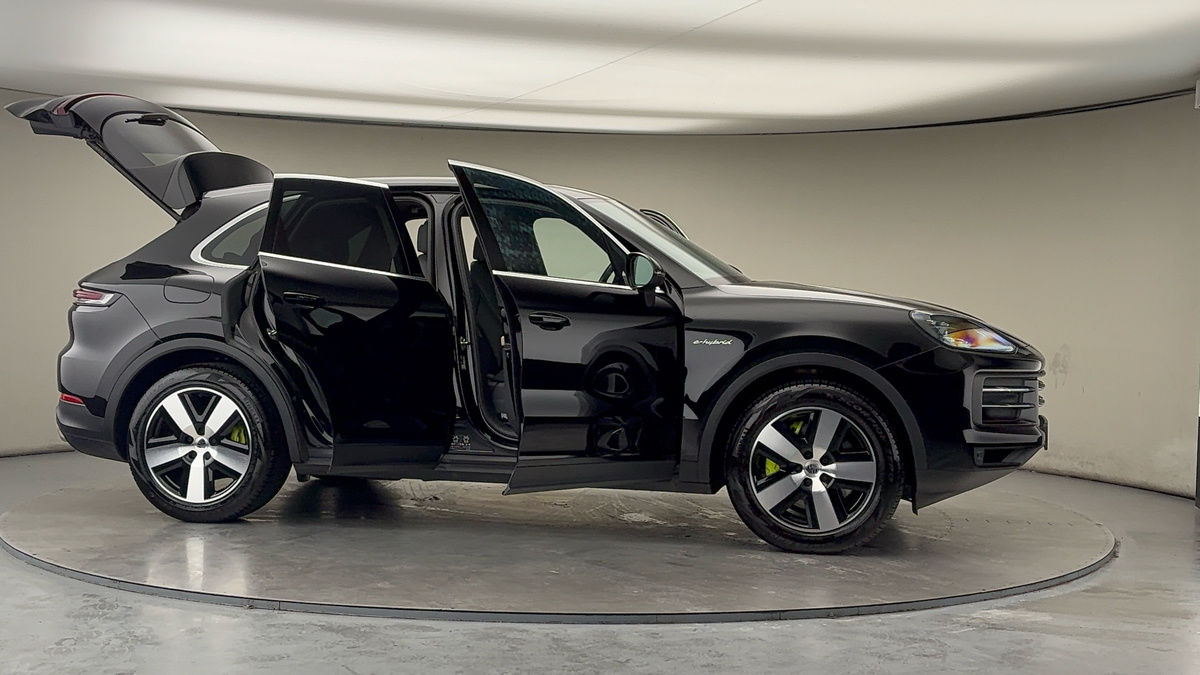 More views of Porsche Cayenne