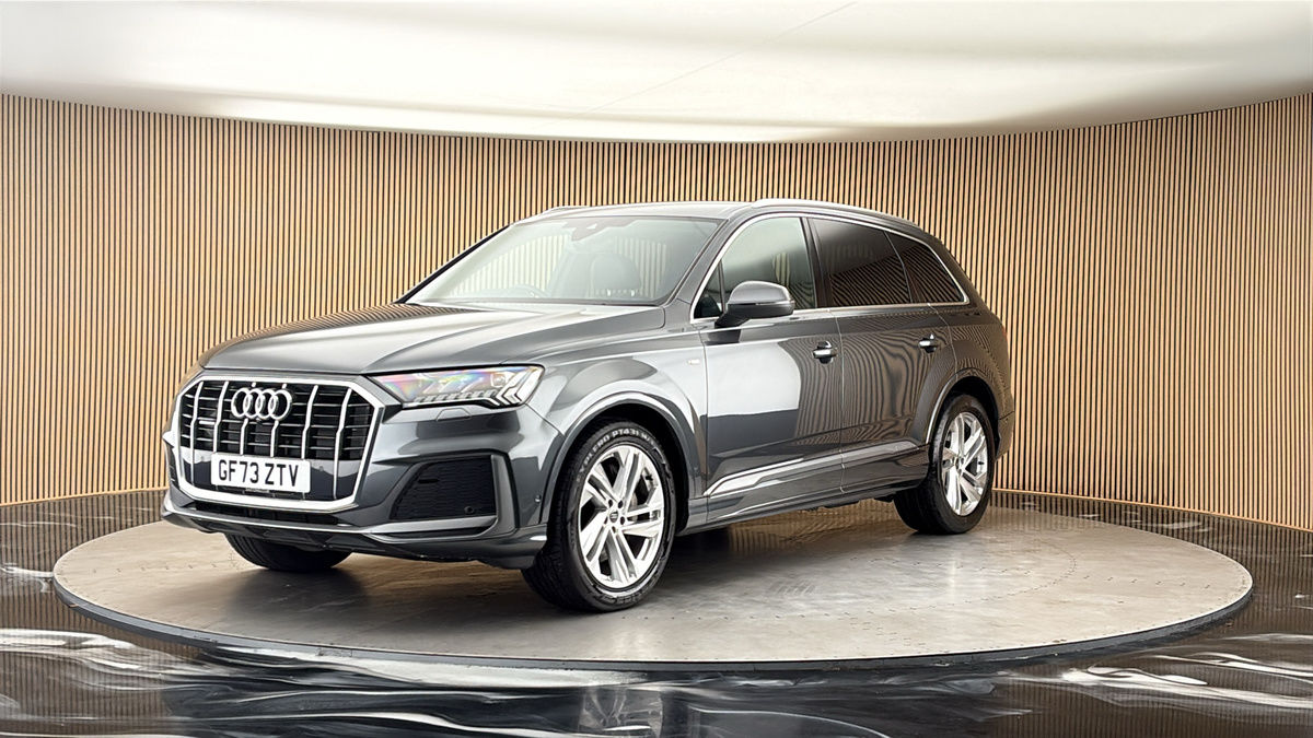 More views of Audi Q7