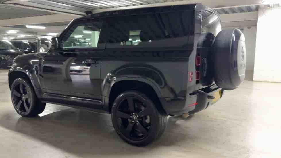 More views of Land Rover Defender 90