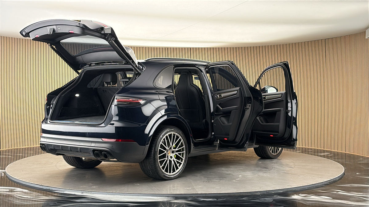 More views of Porsche Cayenne