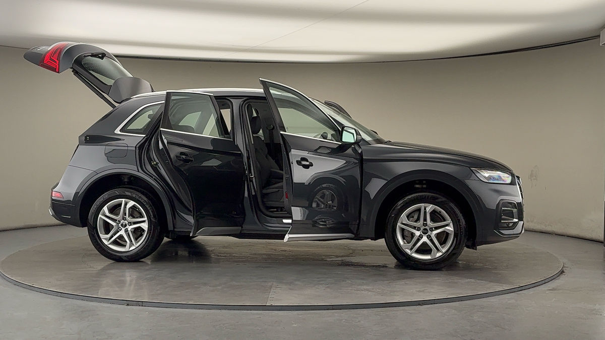 More views of Audi Q5