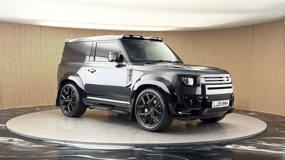 More views of Land Rover Defender 90