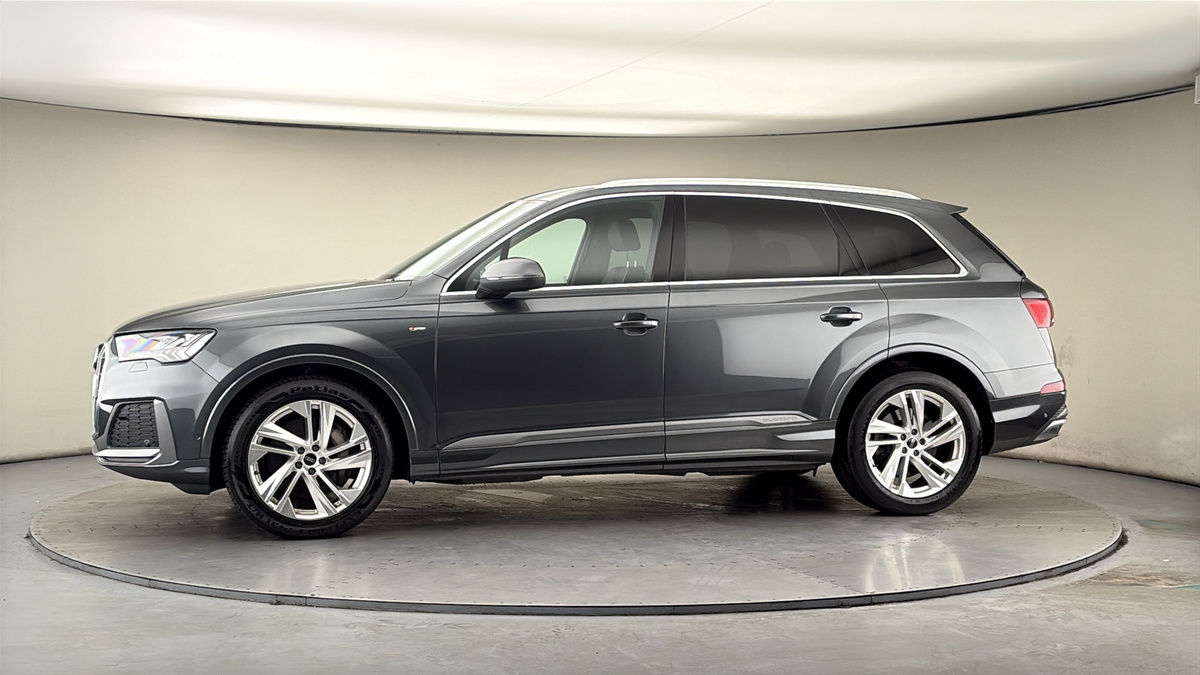 More views of Audi Q7