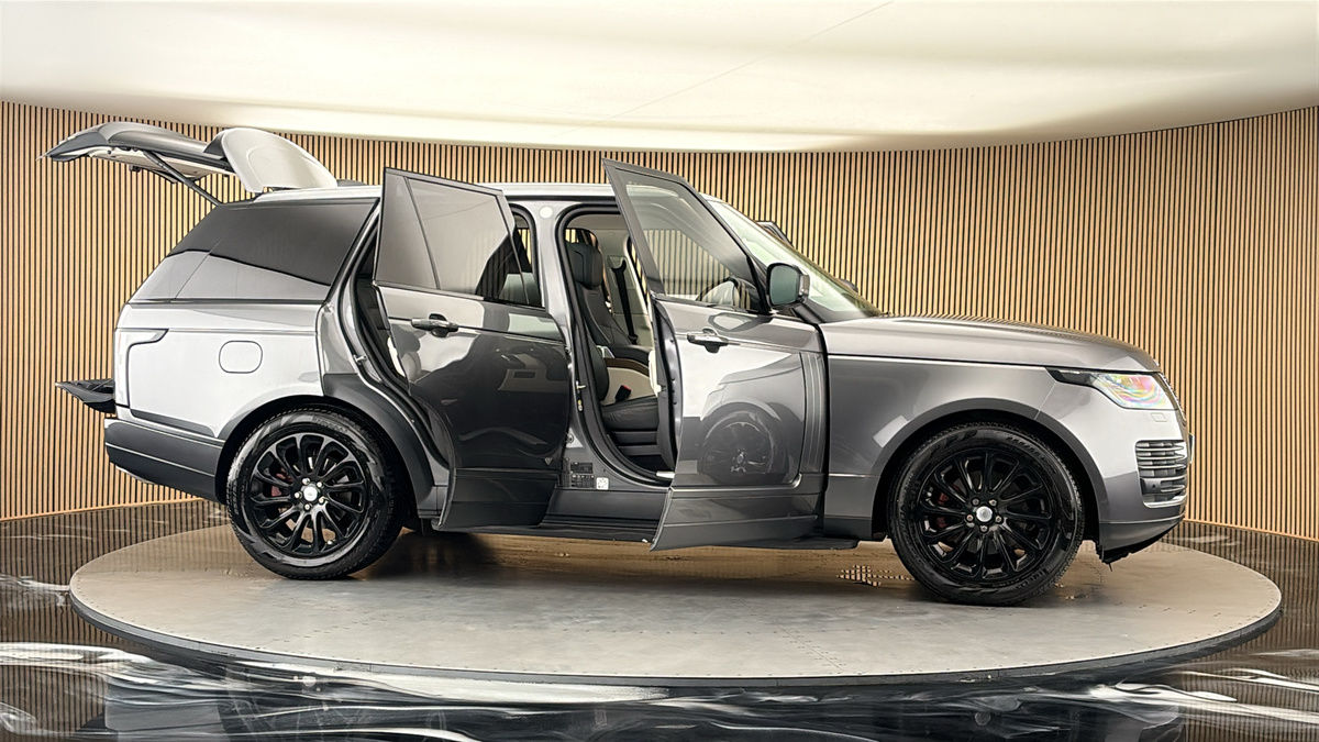 More views of Land Rover Range Rover