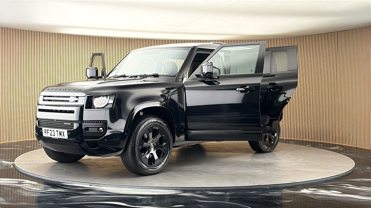 More views of Land Rover Defender 110