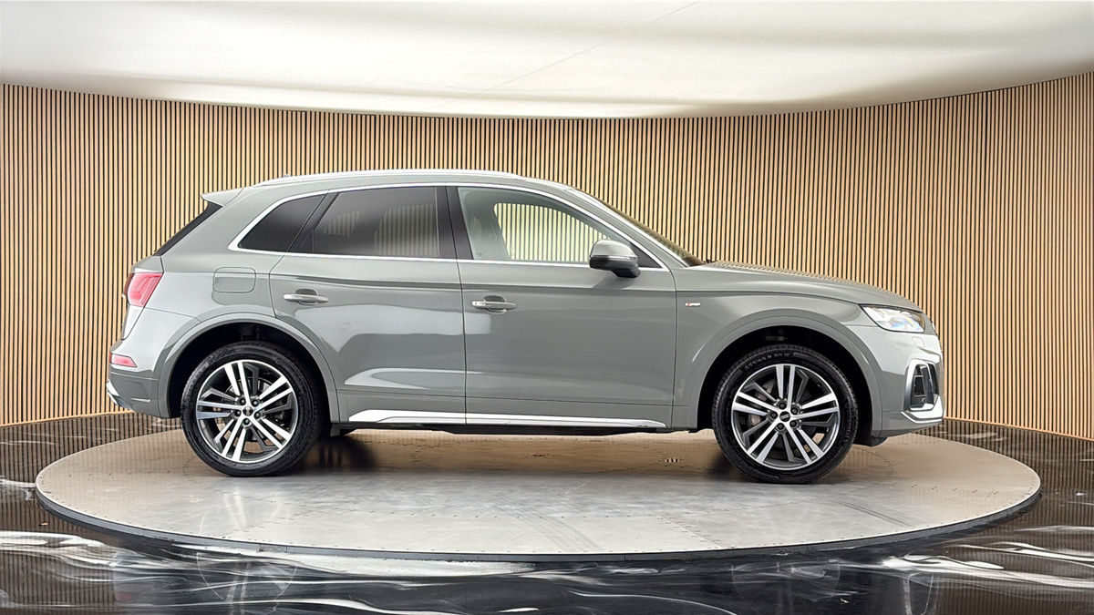More views of Audi Q5