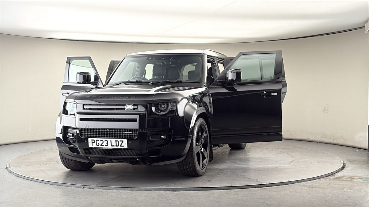 More views of Land Rover Defender 110