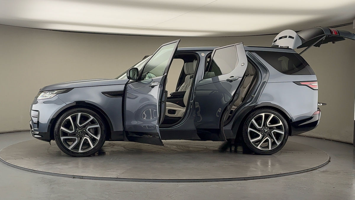 More views of Land Rover Discovery