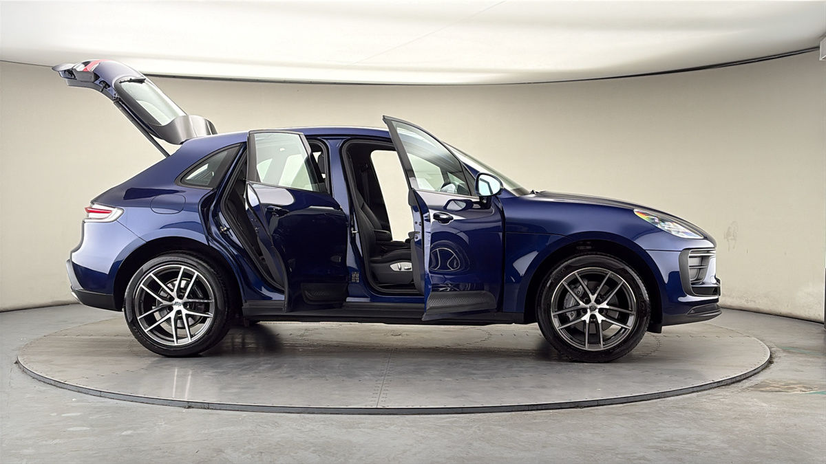 More views of Porsche Macan