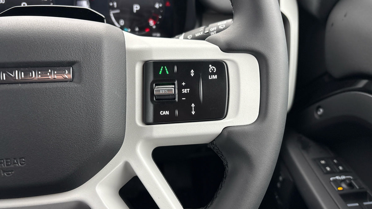 Land Rover Defender 110 Urban Image 14