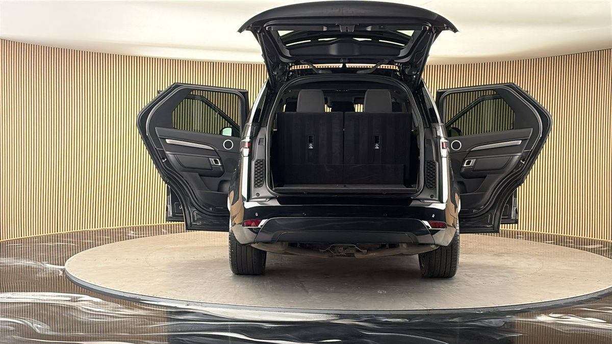 More views of Land Rover Discovery