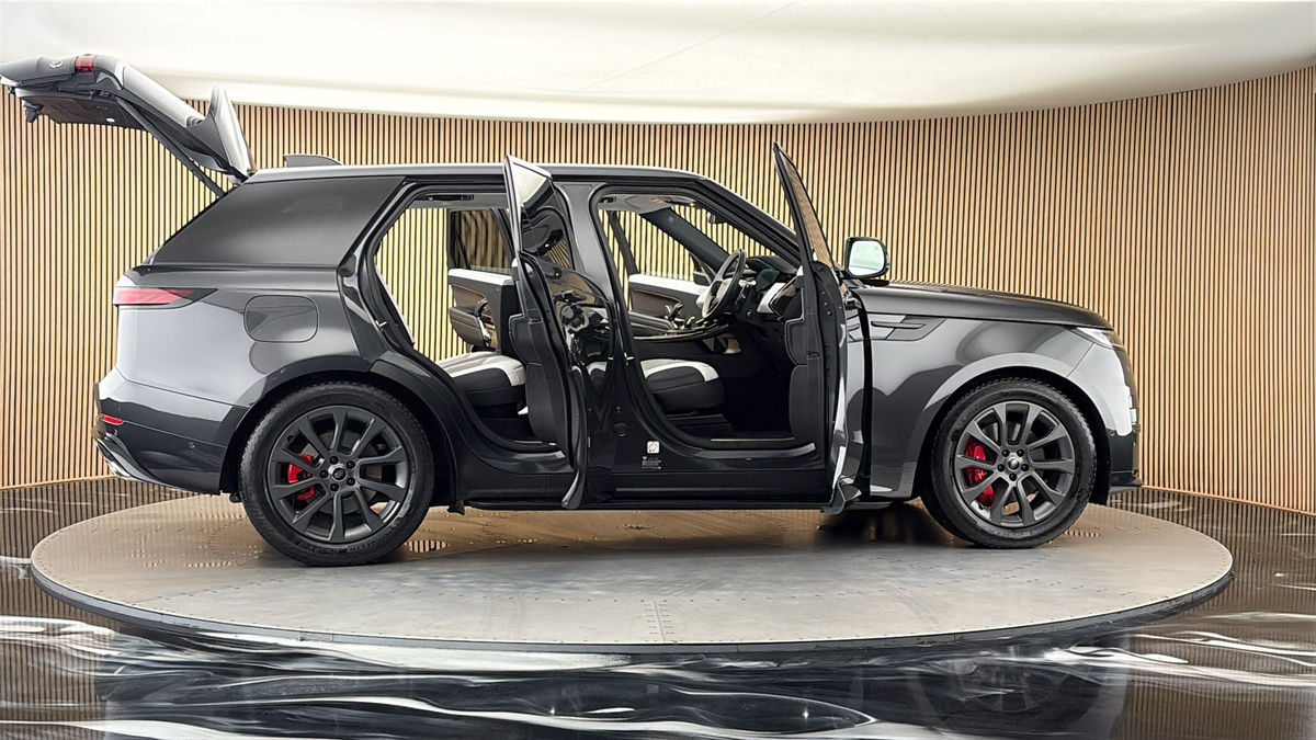 More views of Land Rover Range Rover Sport