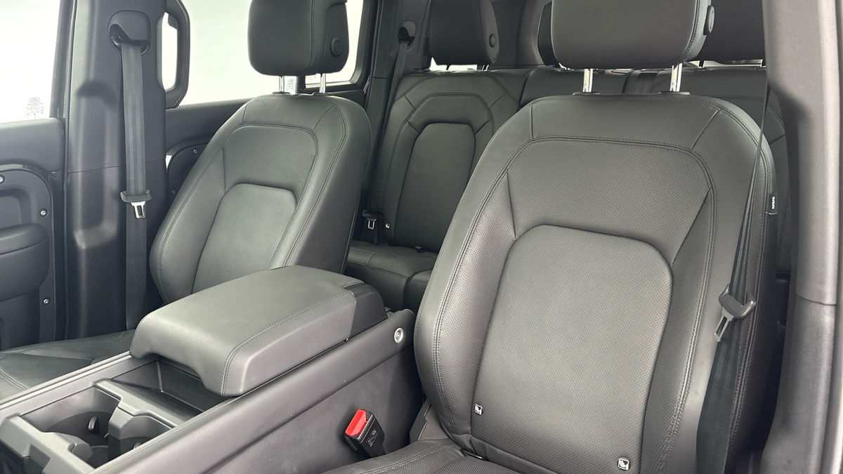 Land Rover Defender 110 Urban Image 7