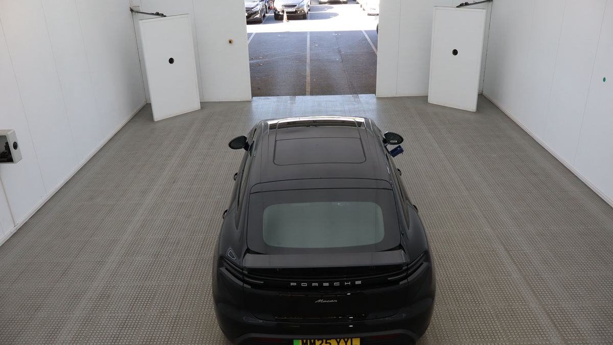 Porsche Macan Image 8