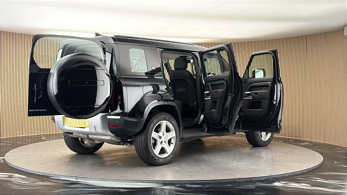 More views of Land Rover Defender 110