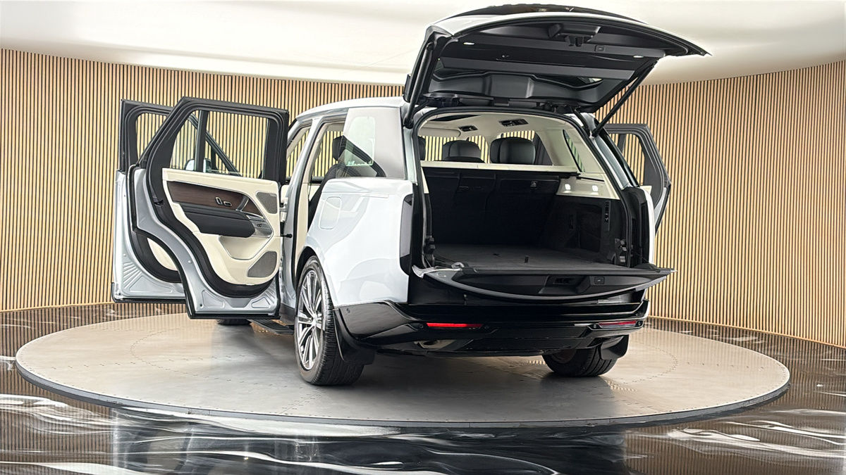 More views of Land Rover Range Rover