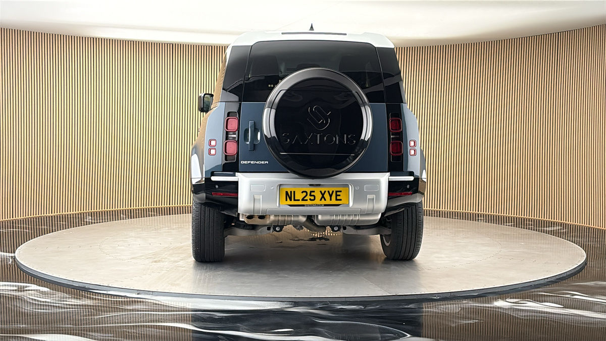 More views of Land Rover Defender 90