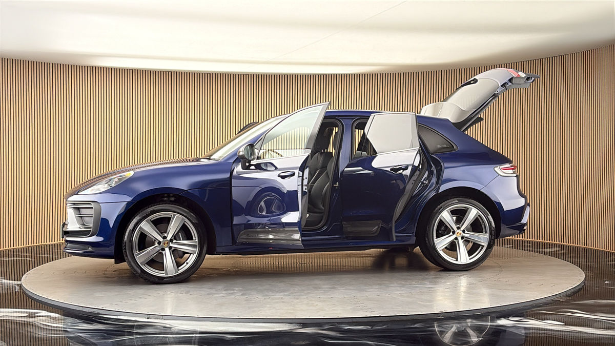 More views of Porsche Macan