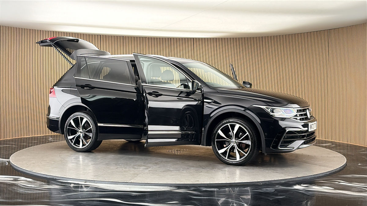More views of Volkswagen Tiguan Allspace