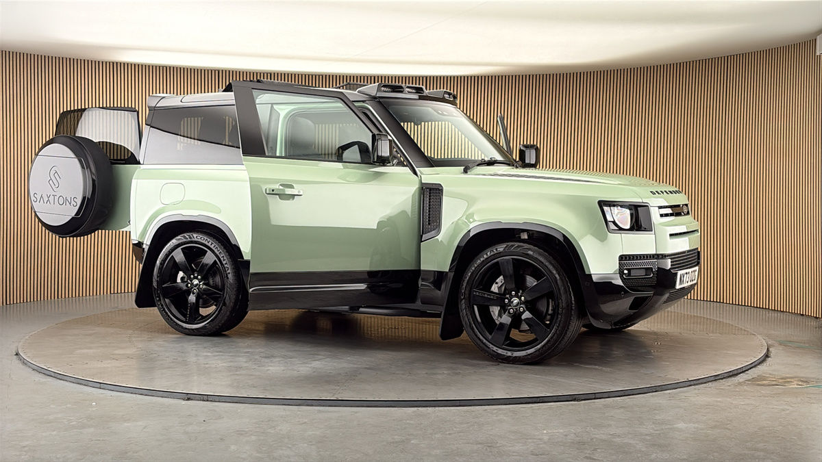 More views of Land Rover Defender 90