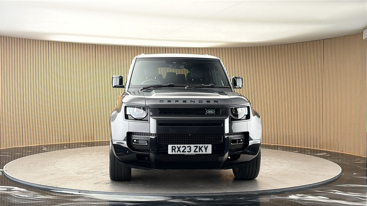 More views of Land Rover Defender 110
