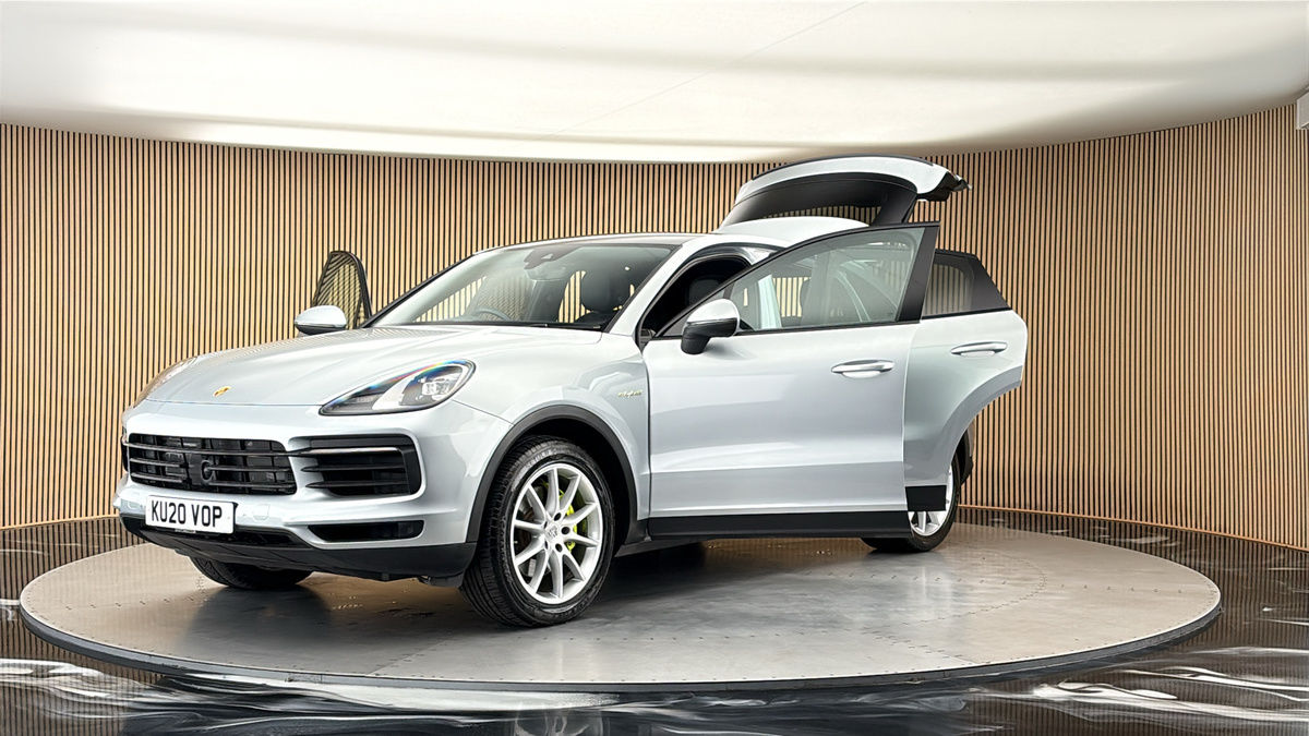 More views of Porsche Cayenne