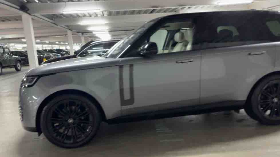 More views of Land Rover Range Rover