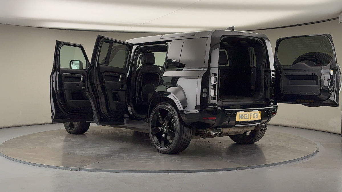 More views of Land Rover Defender 110