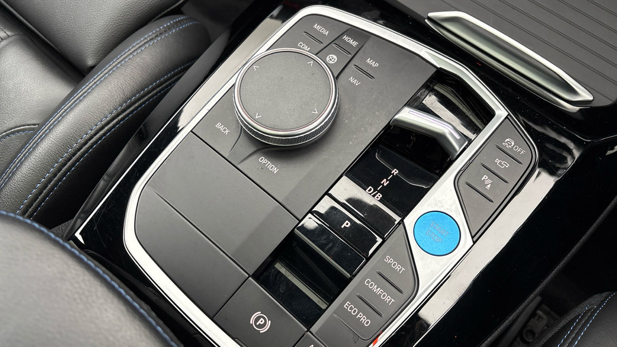 BMW iX3 Image 28