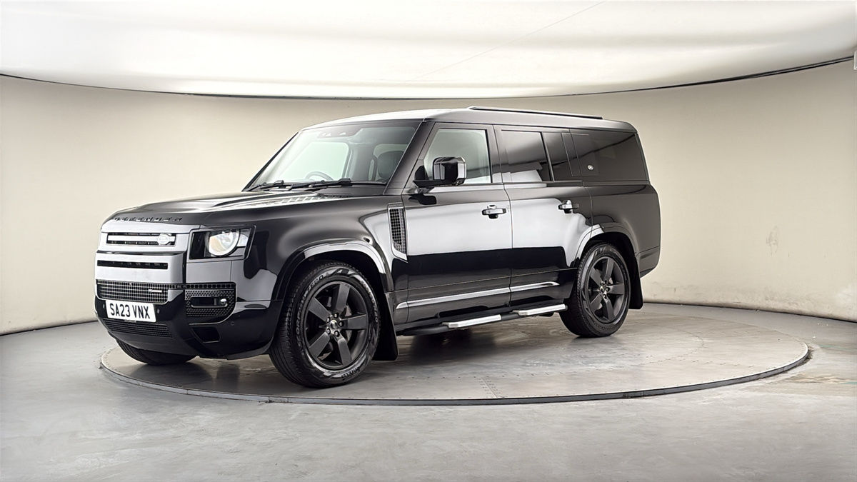 Land Rover Defender 130 Image 20