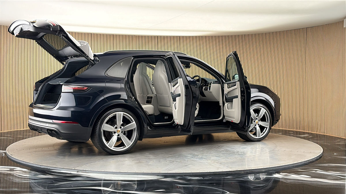 More views of Porsche Cayenne