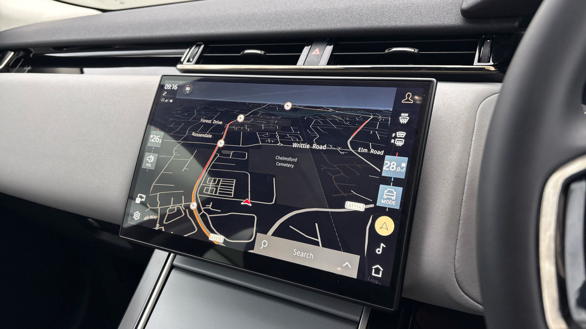 Land Rover Range Rover Velar Image 17