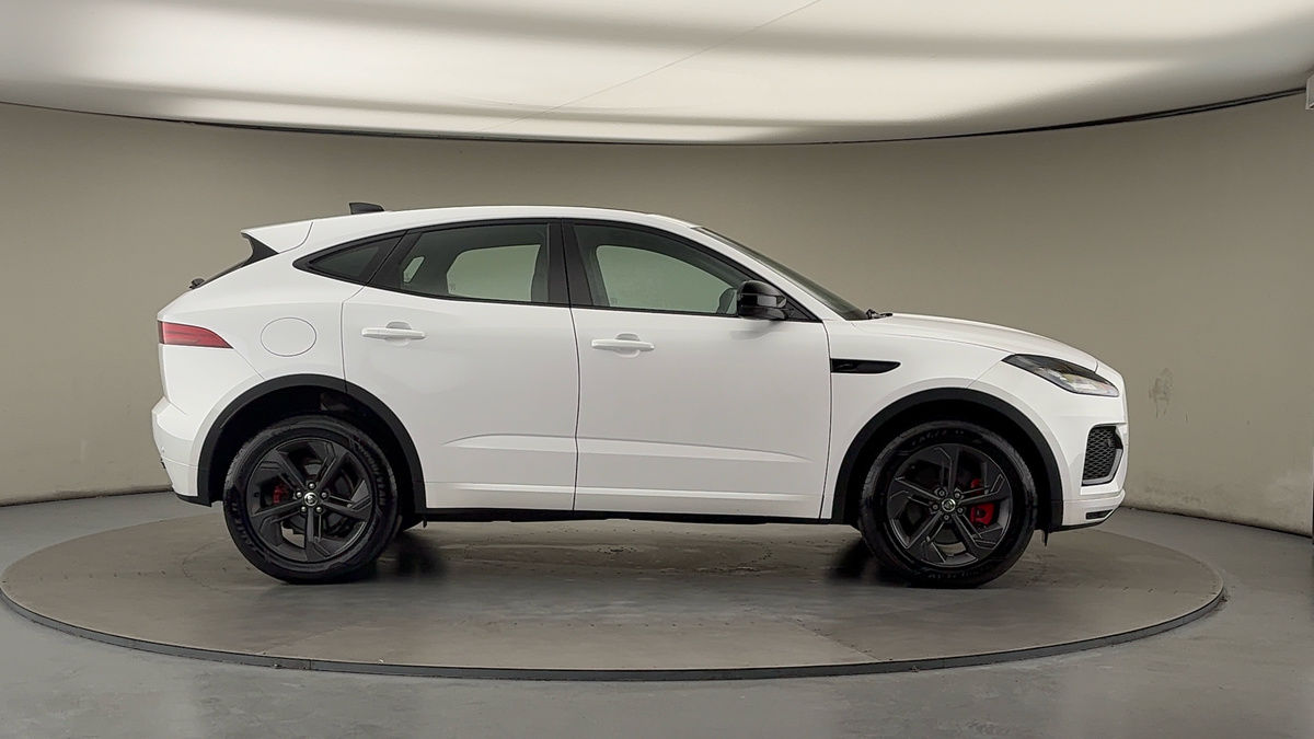 Jaguar E-PACE Image 31