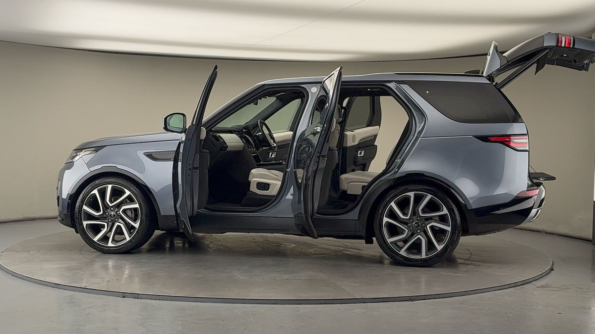 More views of Land Rover Discovery